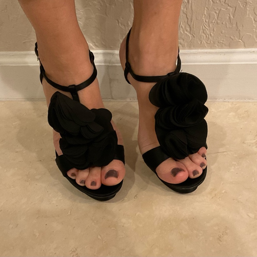 Badgley Mischka Black Sandals with Pom-Pom Decoration and Ankle Straps